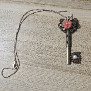 Artisan Made Steampunk Key Pendant Necklace with Pearls And Flower 💫